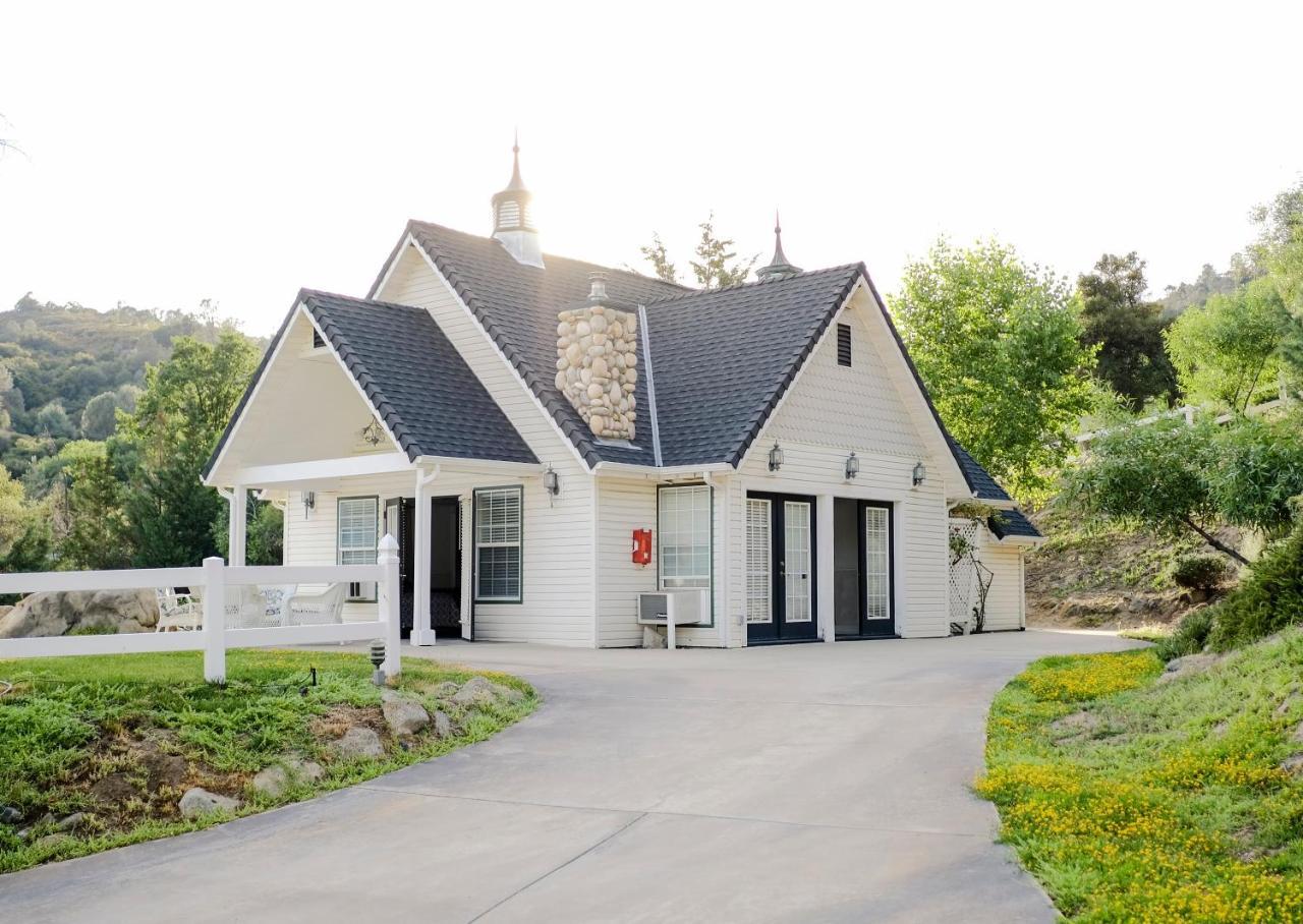 Hounds Tooth Inn Oakhurst Kültér fotó